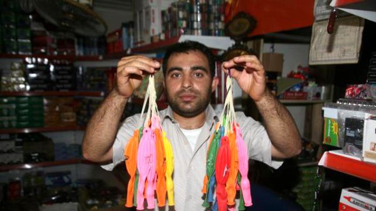 Kaçaklar Para ve Cep Telefonları İçin Balon Kullanıyor