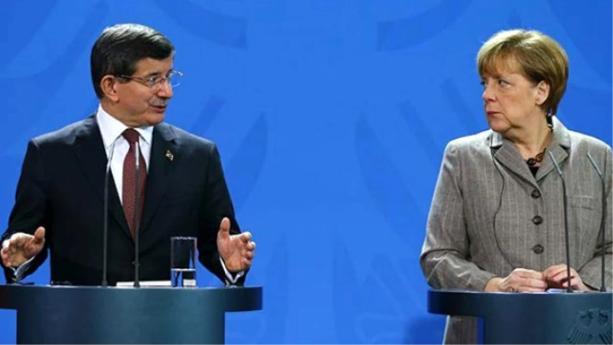 Merkel\'den Davutoğlu\'na "Barış Süreci" Çağrısı