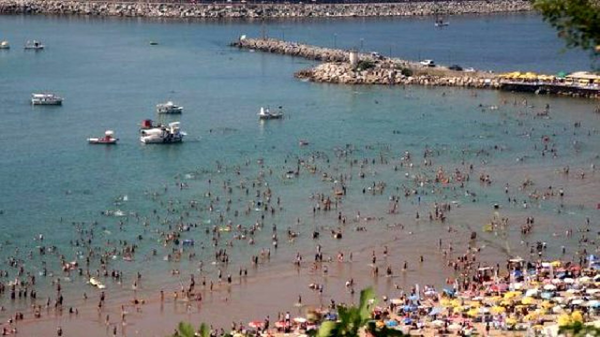 Sıcaktan Bunalanlar Şile Plajlarına Akın Etti
