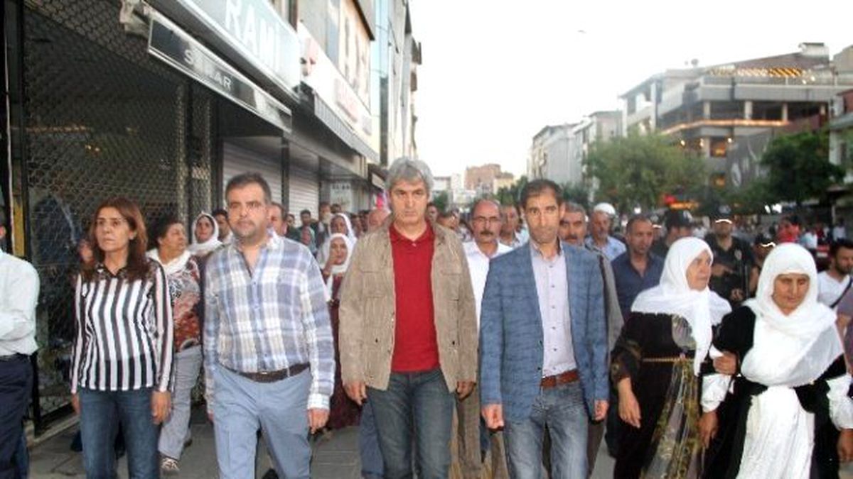 Van\'da Operasyonlara Tepki Yürüyüşü