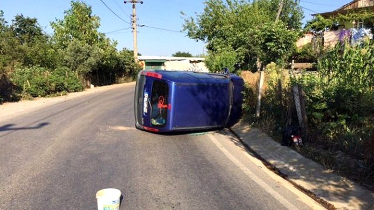 Viraja Hızla Giren Araç Takla Attı: İki Yaralı