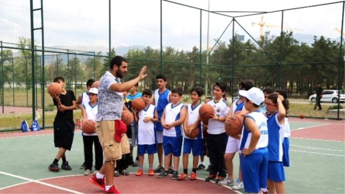 Yaz Spor Okullarında Yeni Yetenekler Keşfediliyor