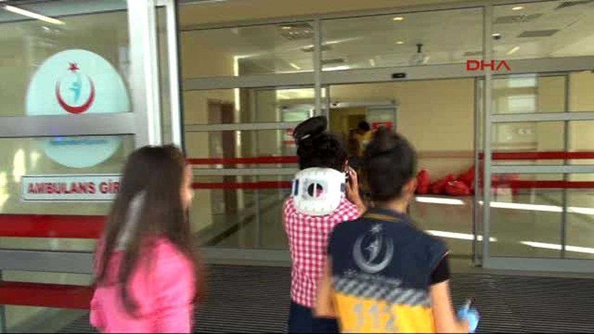 Adıyaman?da Otomobil Devrildi: 3 Yaralı