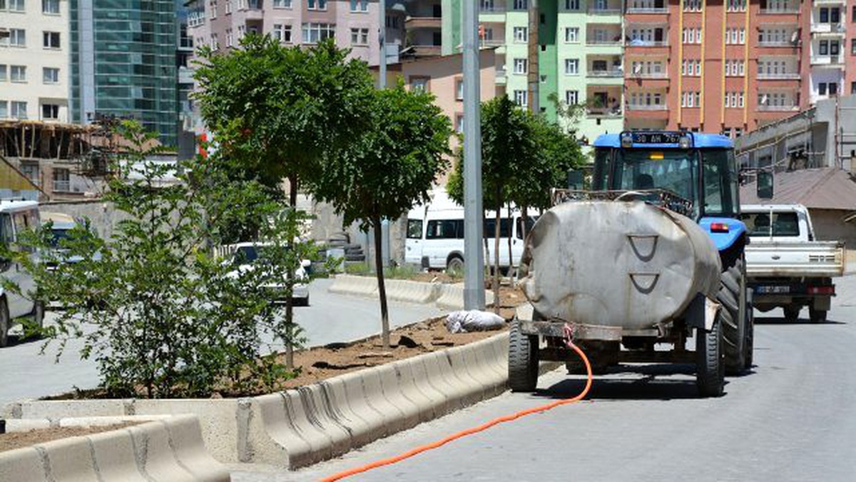 Ağaçlar İçin Sulama Çalışması Başlatıldı