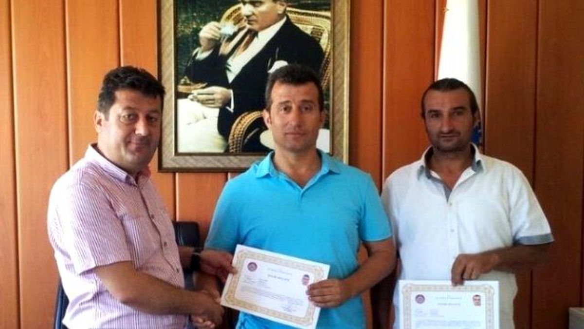 Ayvalık\'ta Başarılı Polis Memurlarına Anlamlı Ödül