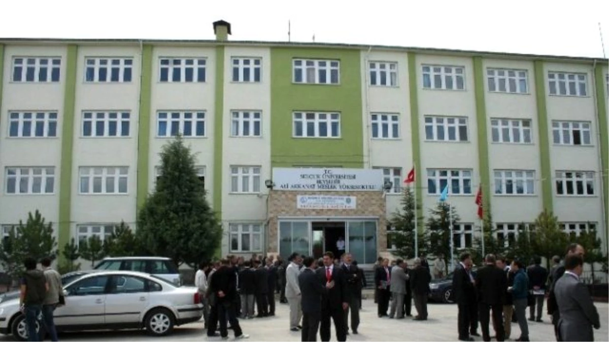 Bin 145 Öğrenci Beyşehir\'i Tercih Etti