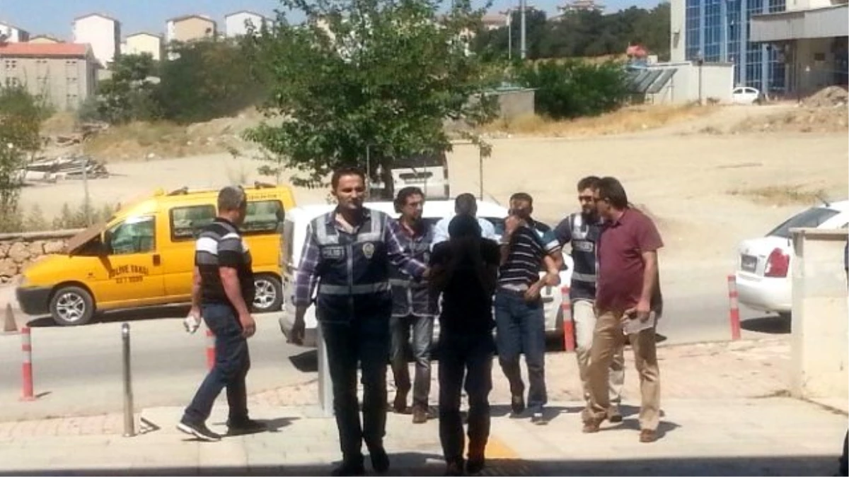 Elazığ\'da Çelik Kasayı Çalan Hırsızlar Polis Tarafından Yakalandı