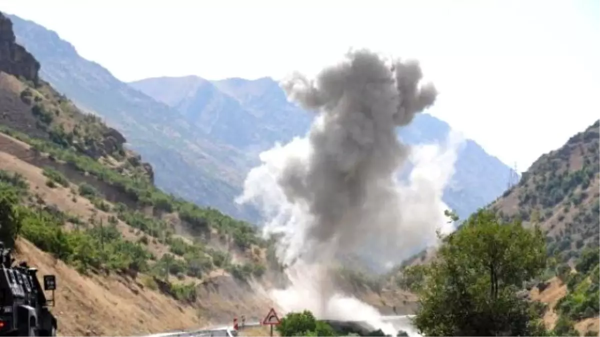 Hakkari-Çukurca Karayoluna Bırakılan Patlayıcı İmha Edildi