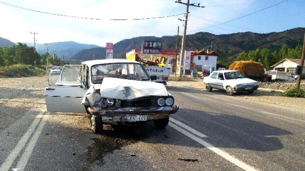 Kastomonu\'da Trafik Kazası: 2 Yaralı