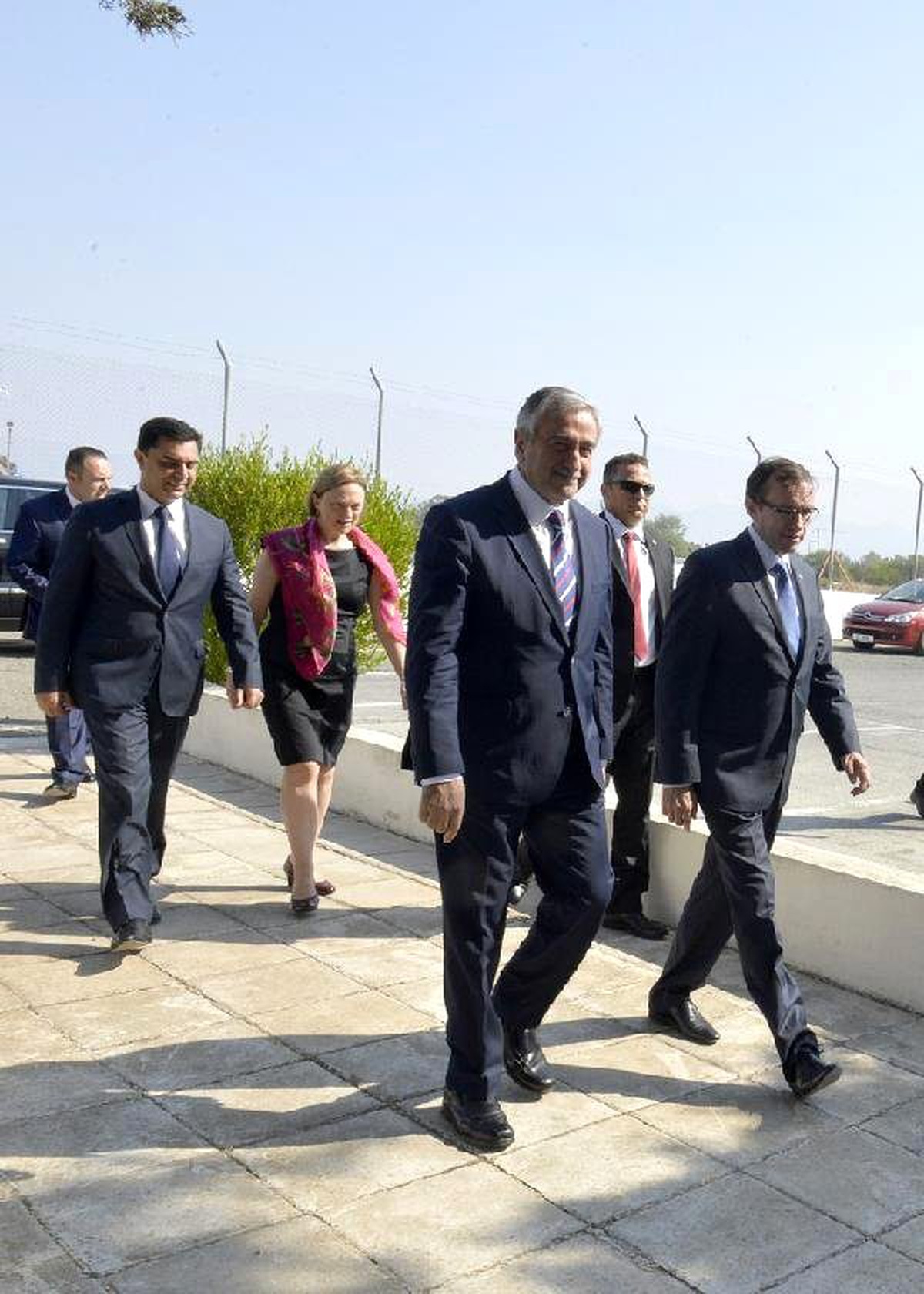 Kıbrıs\'ta Türk ve Rum Liderler Yeniden Bir Araya Geldi