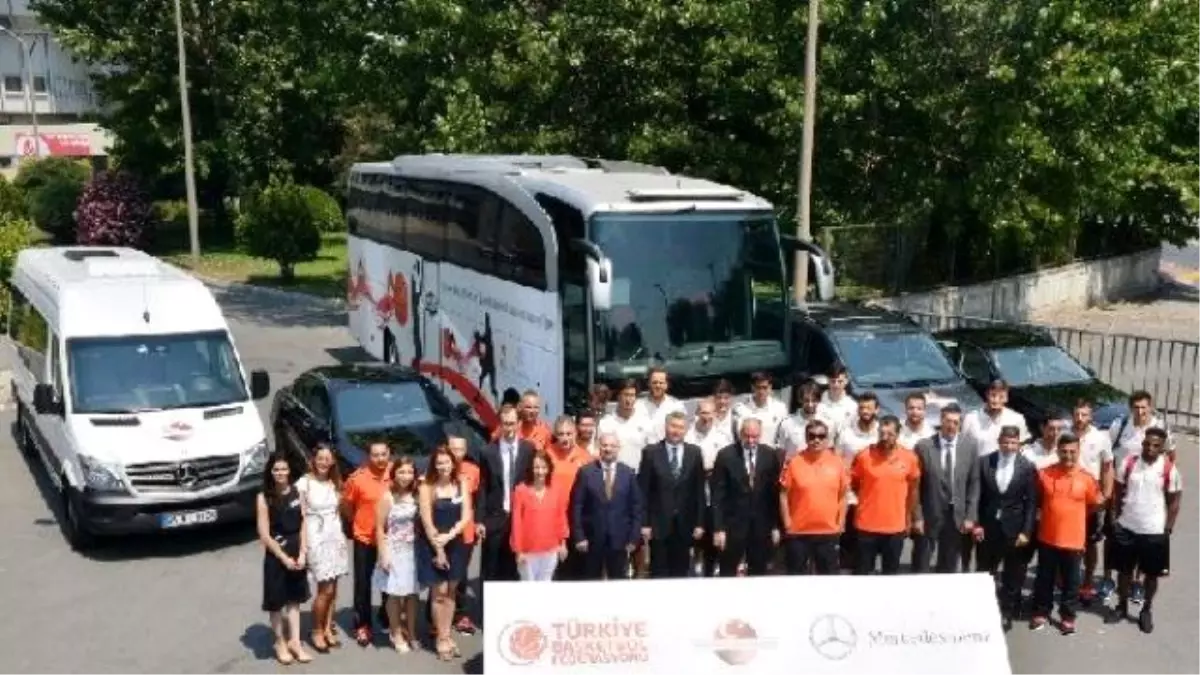 Mercedes-Benz Türk, Türkiye Basketbol Federasyonu ile Sponsorluk Anlaşmasını 2018 Yılına Kadar...