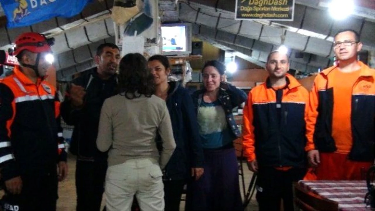 Rize\'de Siste Kaybolan Turistler Kurtarıldı