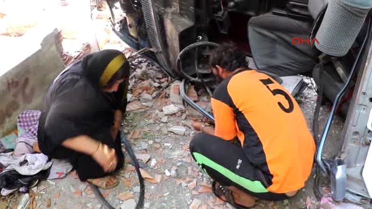 Samsun Suriyeli Türkmen Aile, Kazada Hurdaya Dönen Otomobilden Sağ Çıktı