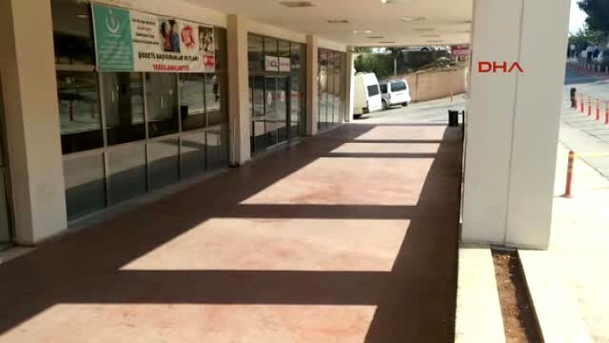 Şanlıurfa\'da Acil Servis Önünde Bomba Paniği