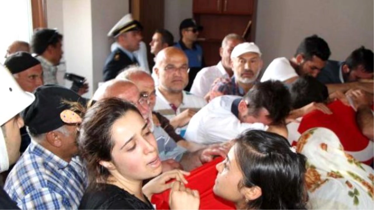 Şehit Polis Sivri, Kırıkale\'de Gözyaşlarıyla Toprağa Verildi