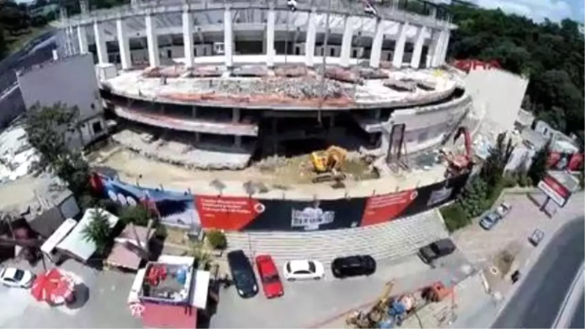 Vodafone Arena\'nın Çatısı Hazır!