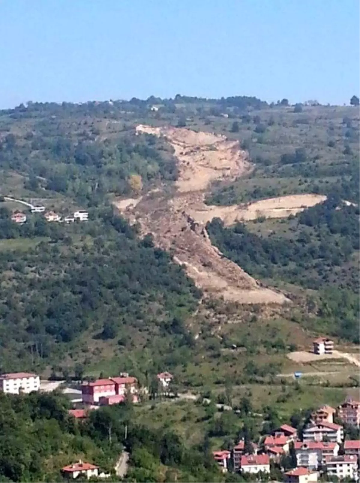 Zonguldak\'ta Heyelan Sebebiyle 26 Bina Daha Boşaltıldı