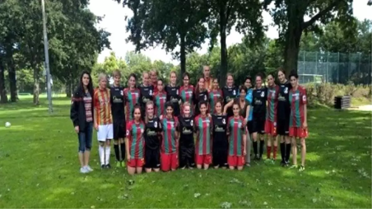 Amedspor Kadın Futbol Takımı Almanya\'da