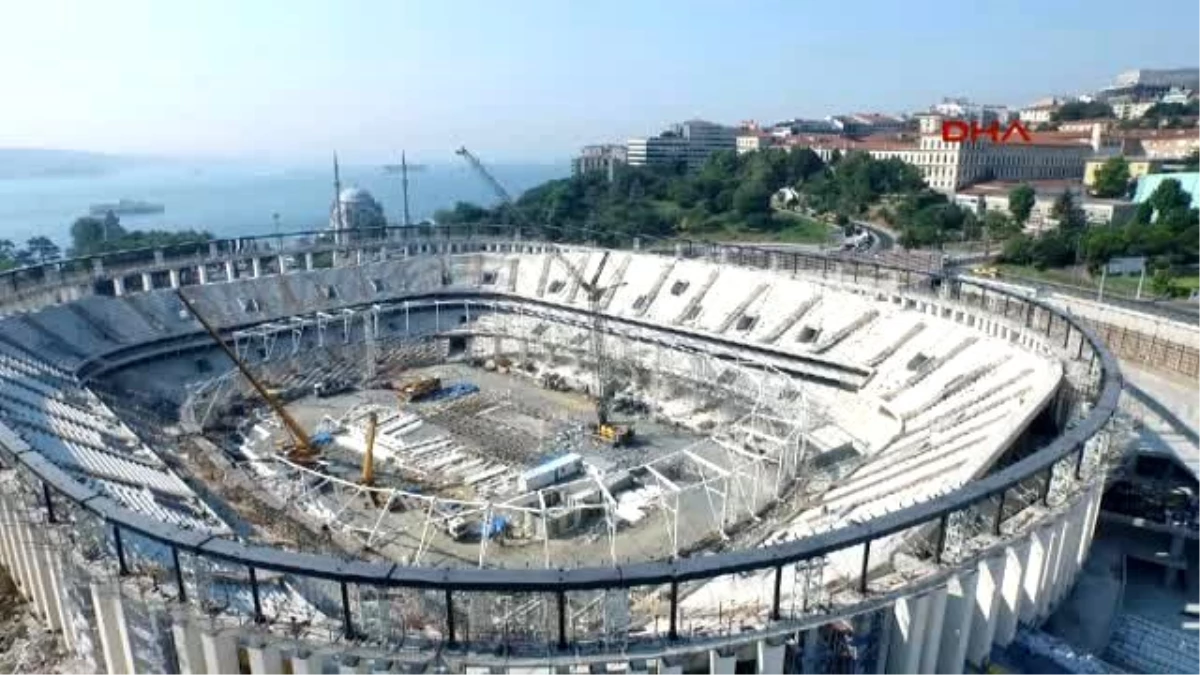 Beşiktaş Stadının Çatı İskeleti Hasar Gördü