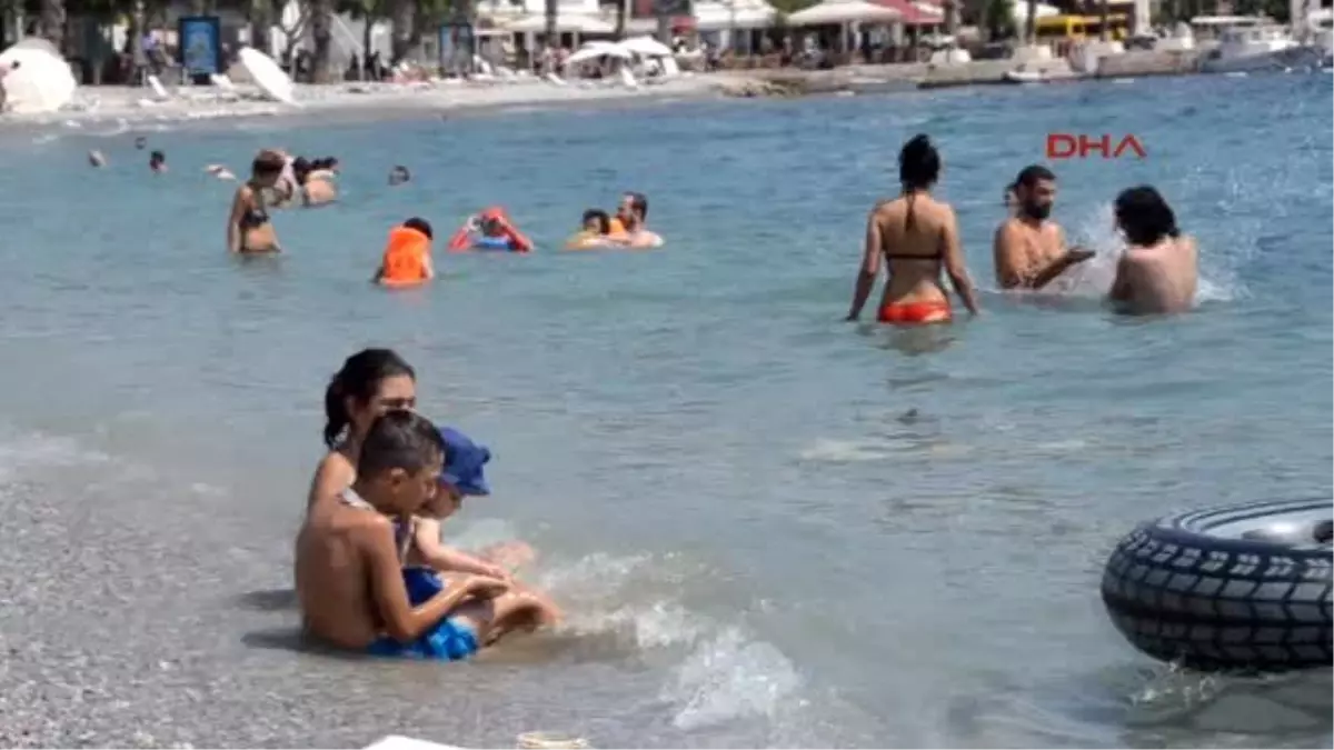 Bodrum - Sıcaktan Bunalan Tatilcilerin Şelale Keyfi