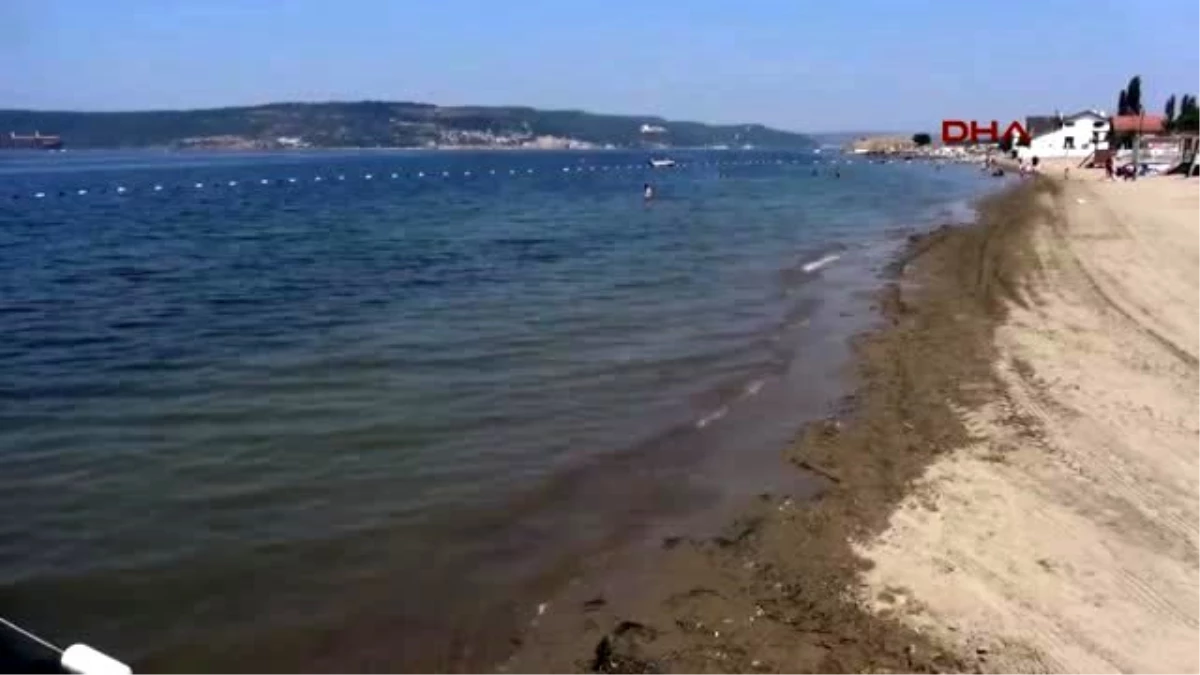 Çanakkale Barış Plajı\'na Törenle Mavi Bayrak Çekildi