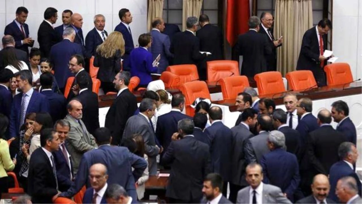 HDP'li Vekiller 'Dokunulmazlık' İçin Ekim Ayını Bekleyecek