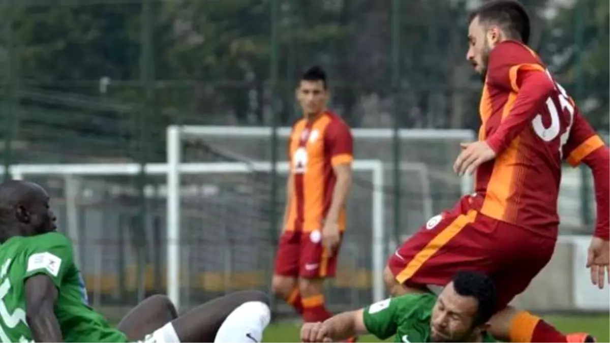 Galatasaray\'da Tatsız Prova