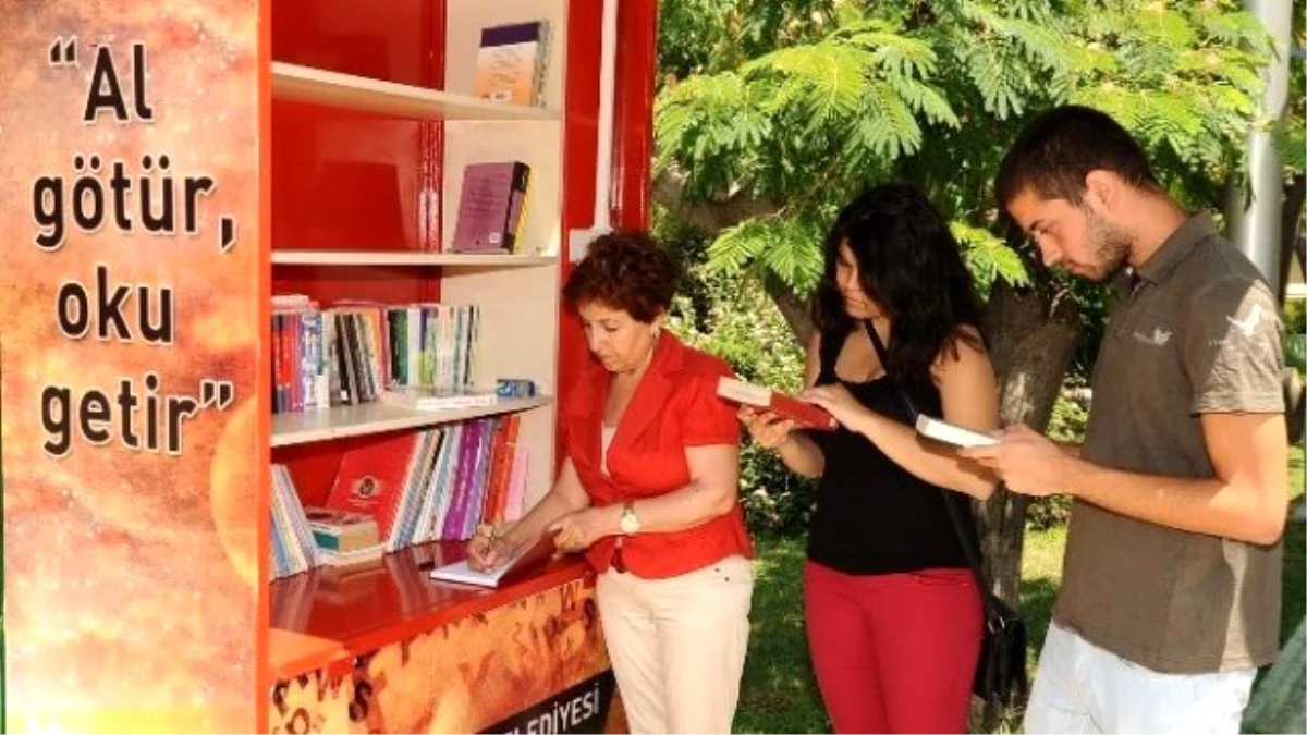 Karşıyaka Belediyesi\'nden Kitap Dayanışması