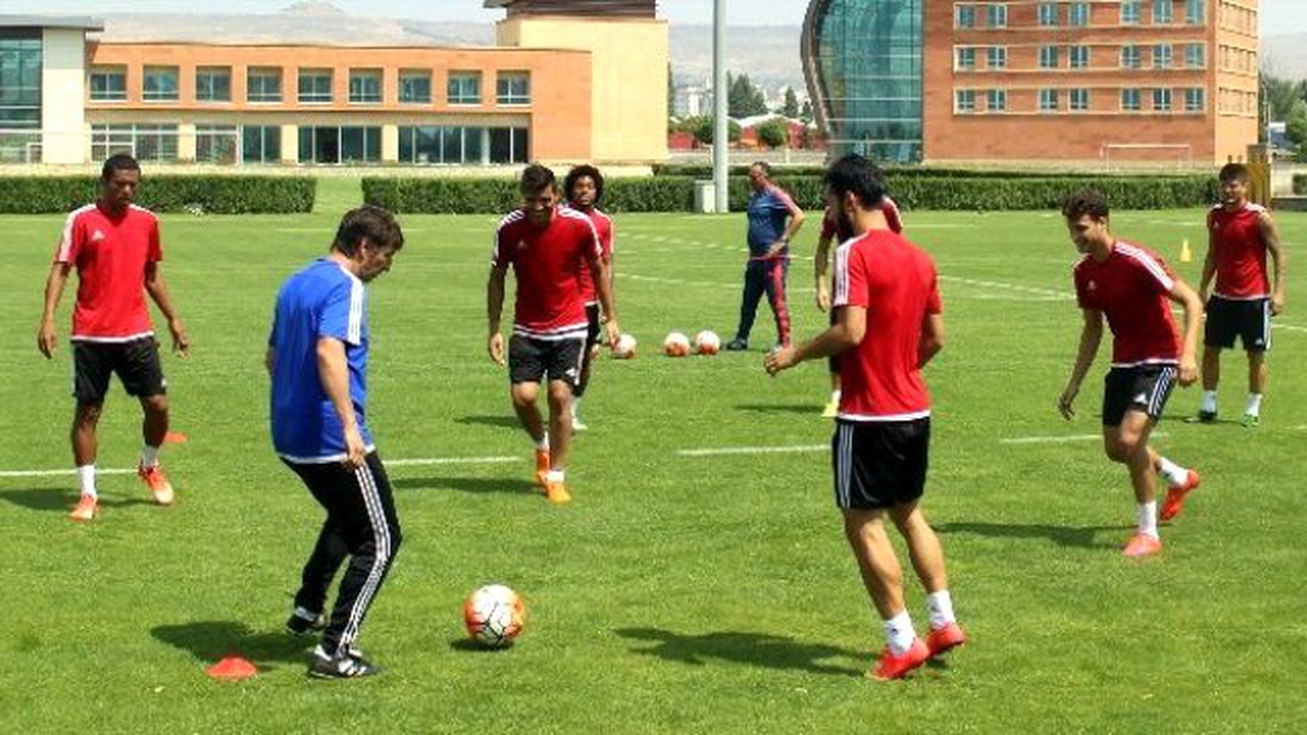 Kayserispor, Hazırlıklarına Ara Vermeden Devam Ediyor
