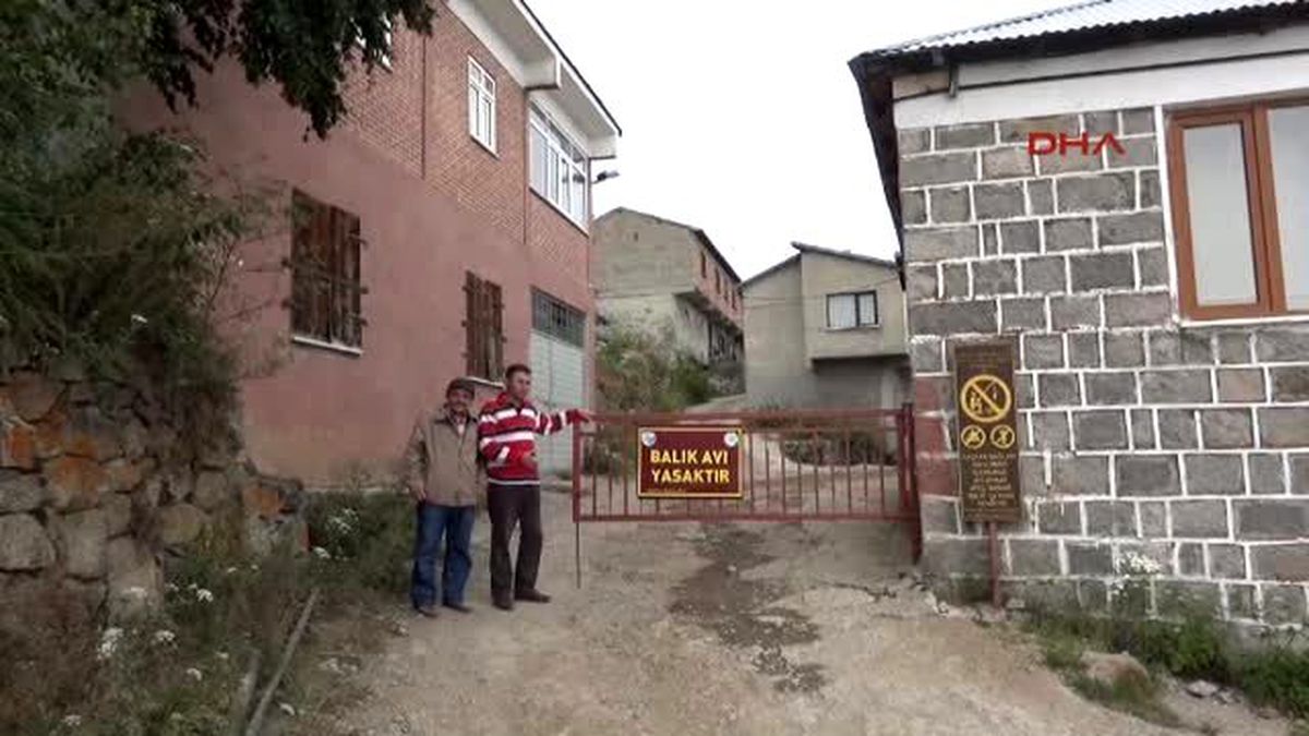 Anahtarı Olmayan Bu Köyden Geçemez