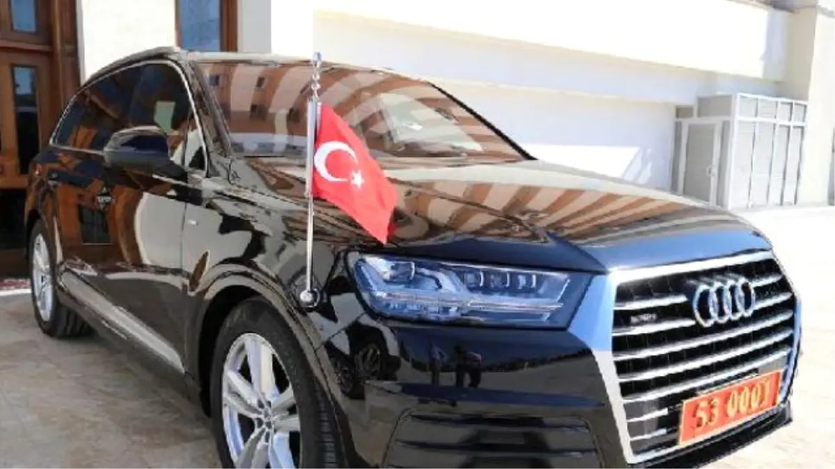 Rize Valisi\'ne 642 Bin Liralık Makam Aracı