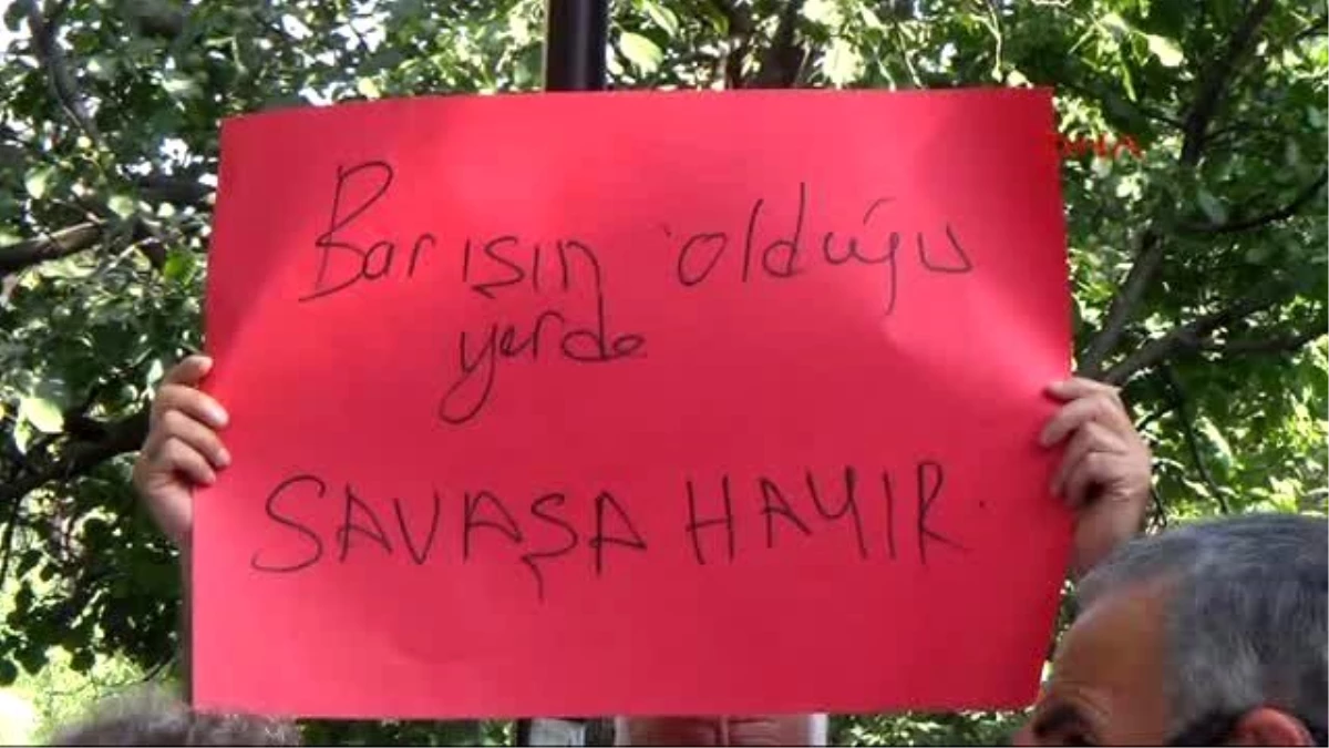 Siverek\'te \'Savaşa Hayır\' Protestosu