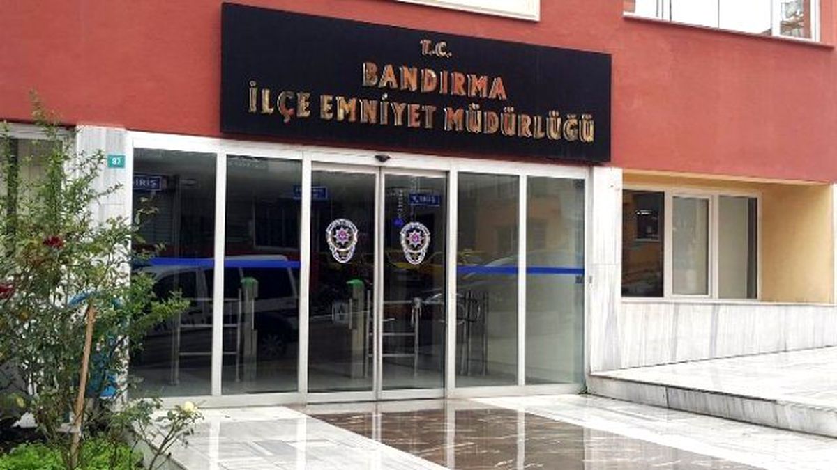 Şüpheli Çanta Bandırma\'da Polisi Harekete Geçirdi