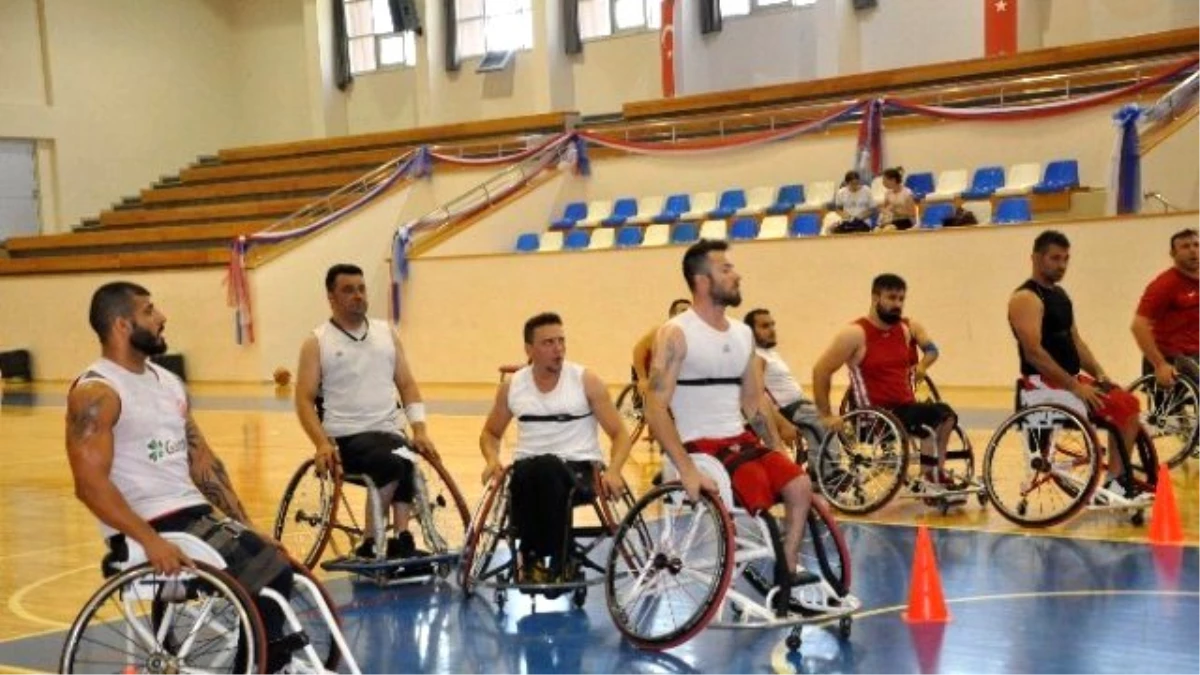 Tekerlekli Sandalye Basketbol Milli Takımı Balıkesir\'de Kampa Girdi