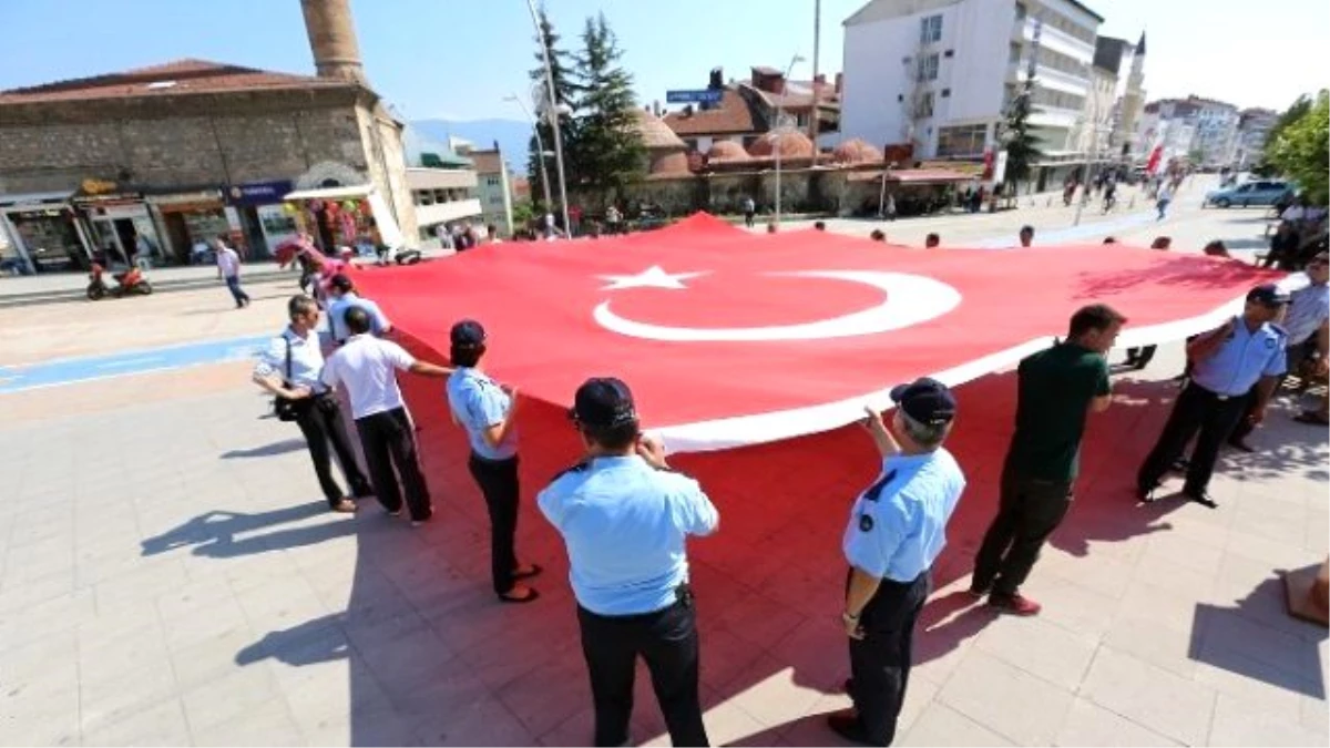 Bolu\'dan Sarıkamış\'a 96 M2 Dev Türk Bayrağı Gönderildi