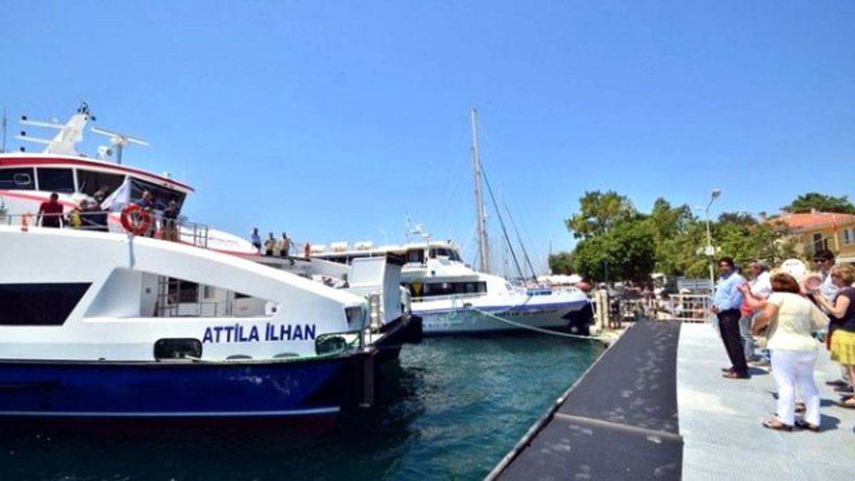 Dış Körfeze Yayılan İzmir Büyükşehir\'in İlk Seferi Foça