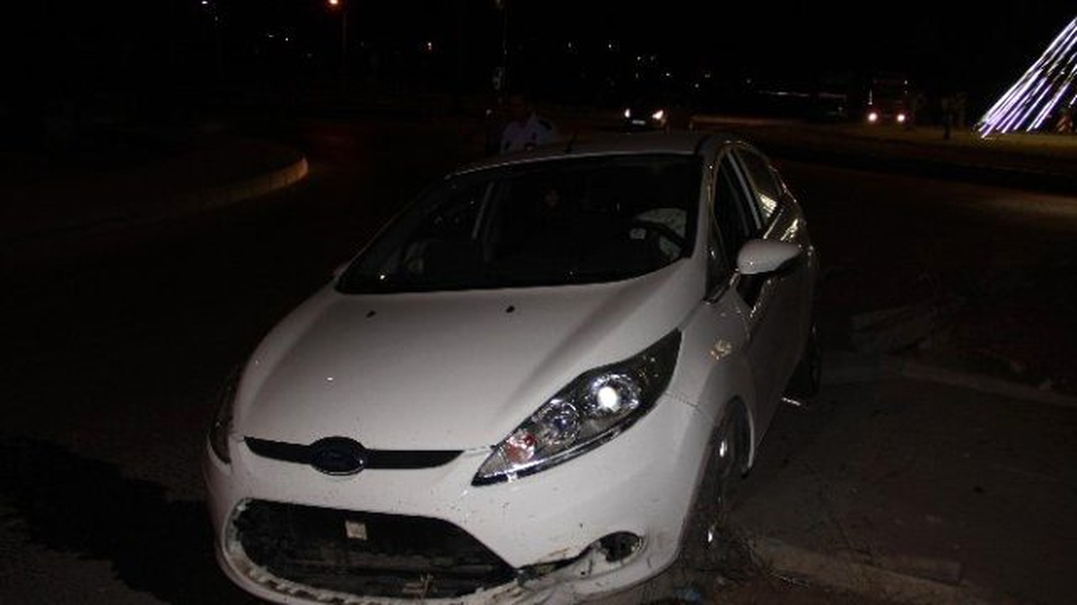 Dur İkazına Uymayan Sürücü Kaza Yaptı