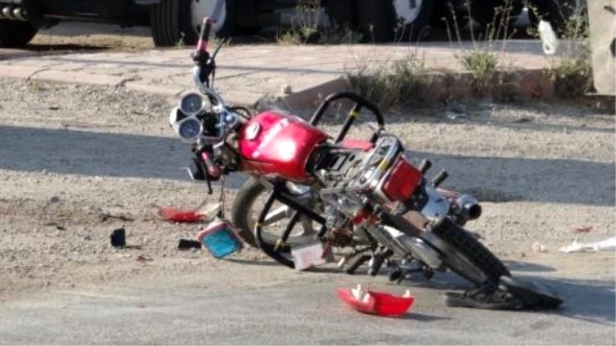 Gölpazarı\'nda Motosiklet Kaza; 1 Kişi Ağır Yaralandı