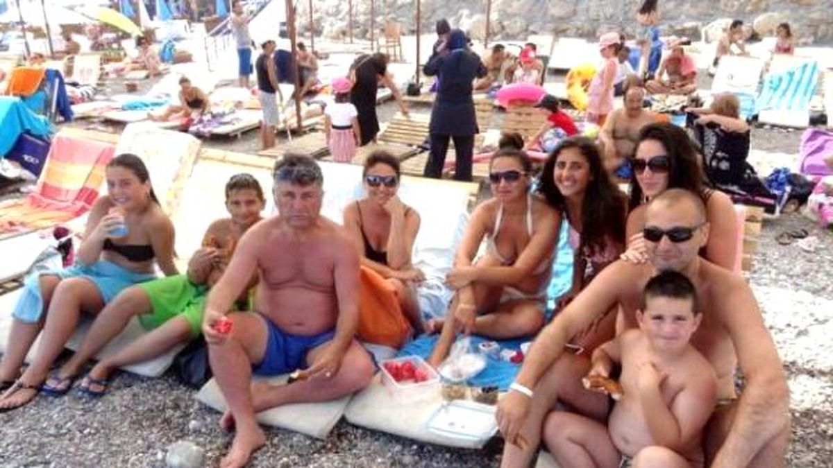 Hollanda\'da Yaşayan Gurbetçilerin Antalya\'da Tatil Keyfi