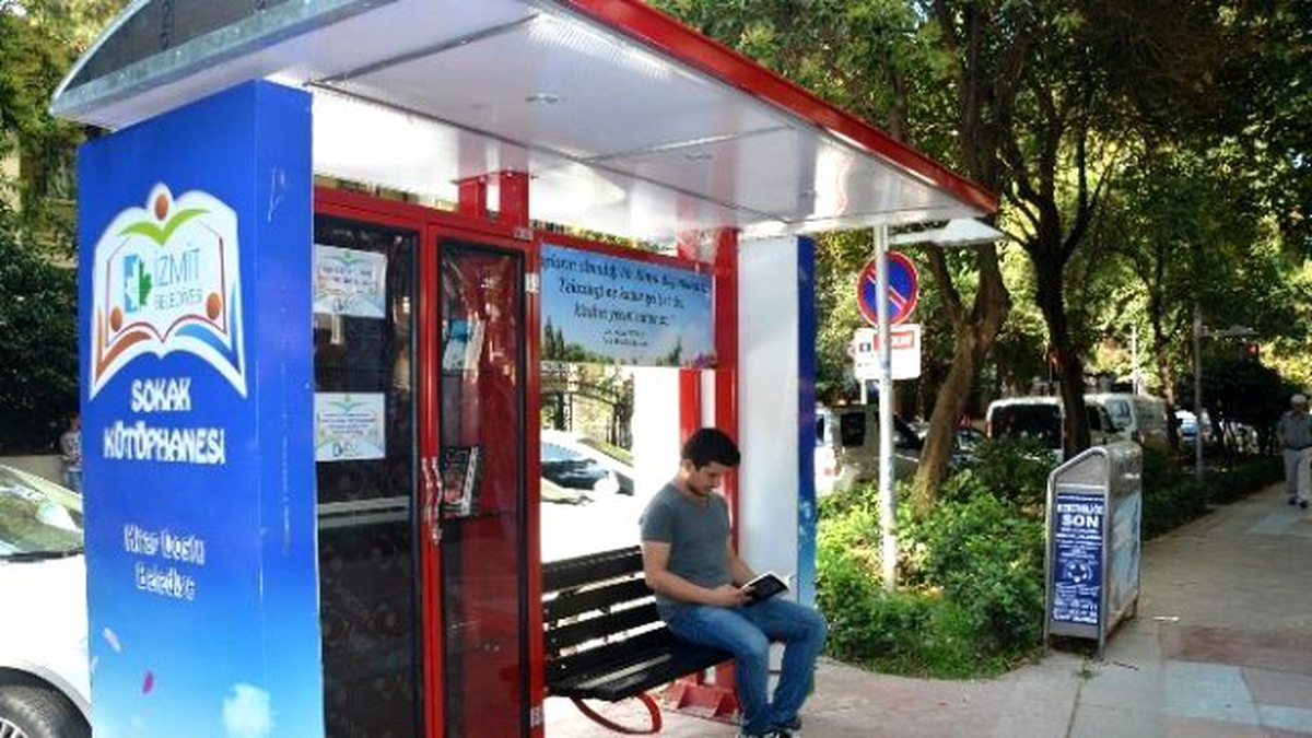 İzmit Belediyesi\'nden, "Kitapları Okuyup Yerine Bırakalım" Çağrısı