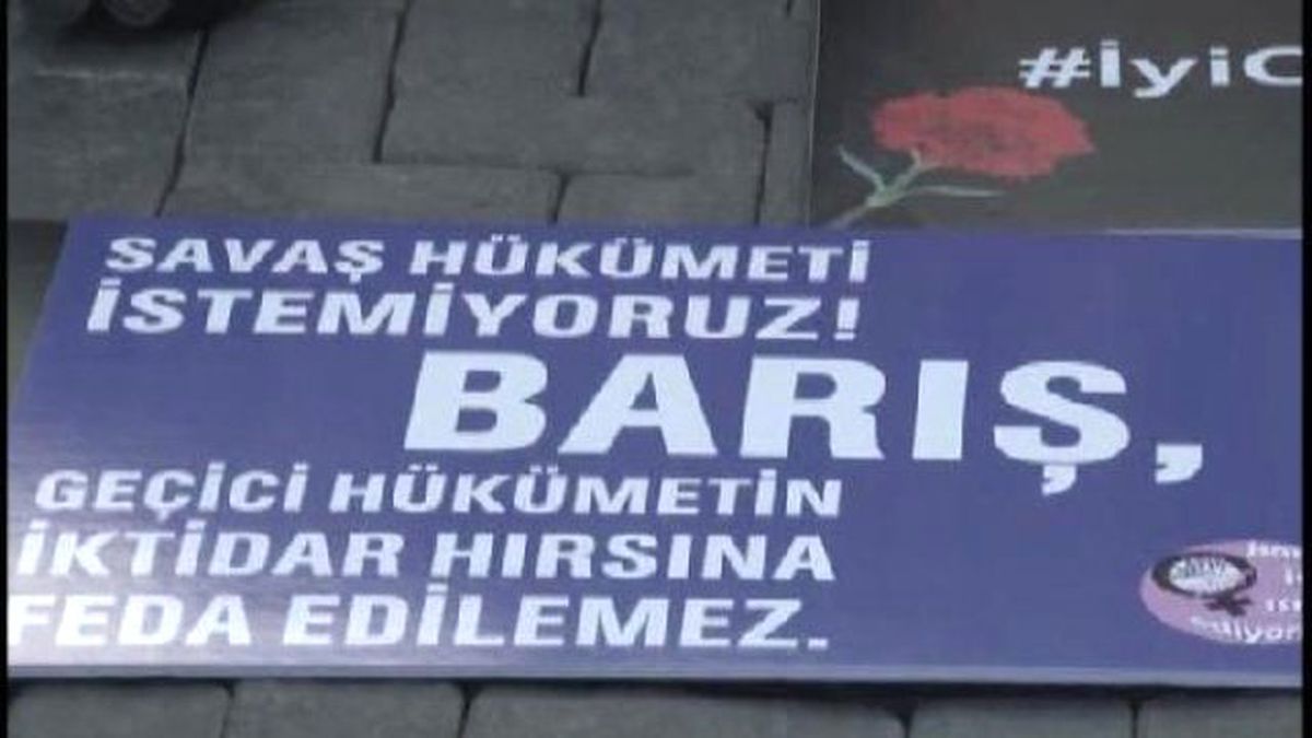 Kadınlardan "Savaşa Karşı Ses Çıkar" Eylemi