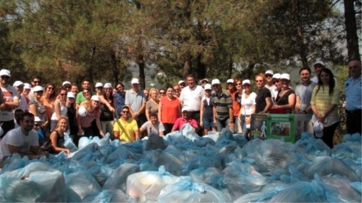 Kartal Belediyesi Gönüllülerle Aydos\'u Temizledi