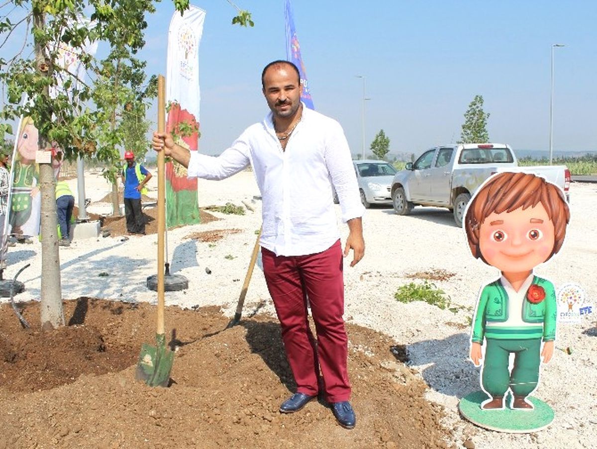 Kırkpınar Başpehlivanı, EXPO\'ya Ağaç Dikti