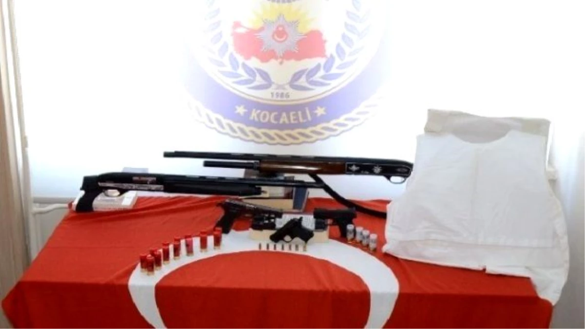 Kocaeli\'de Terör Operasyonu: 6 Gözaltı