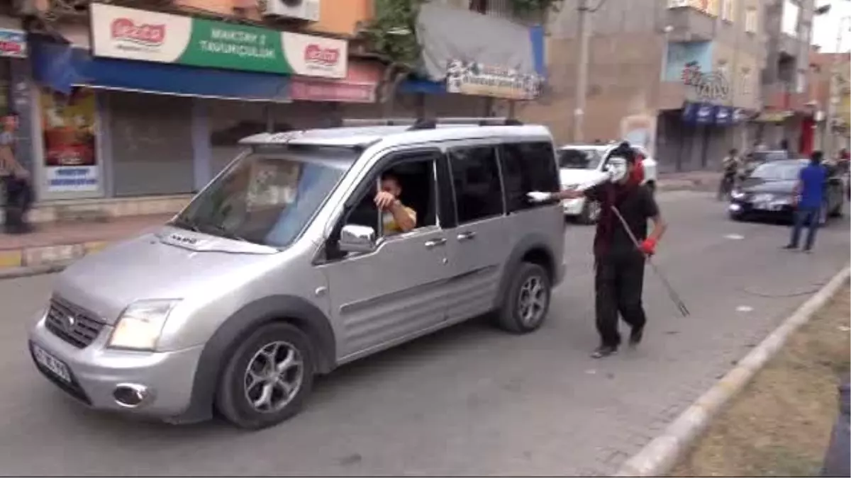 Nusaybin\'de Güpegündüz PKK Şov! Kimlik Kontrolü Yaptılar