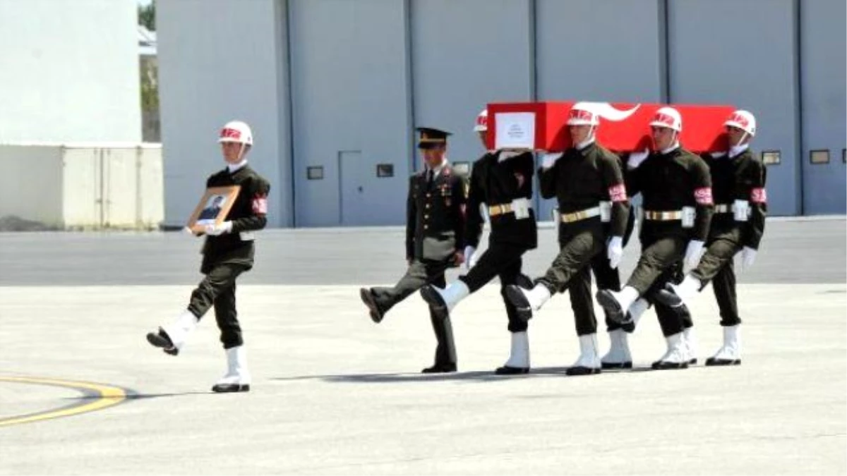 Şehit Uzman Çavuş Sarpkaya, Askeri Törenle Uğurlandı