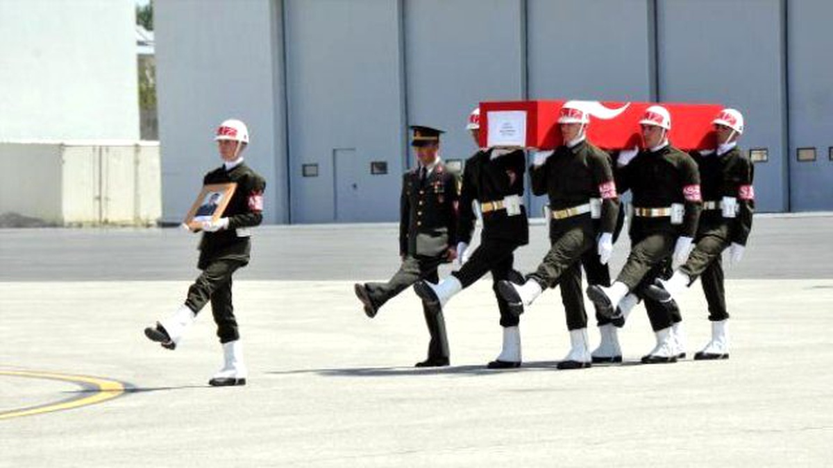 Şehit Uzman Çavuş Sarpkaya, Askeri Törenle Uğurlandı