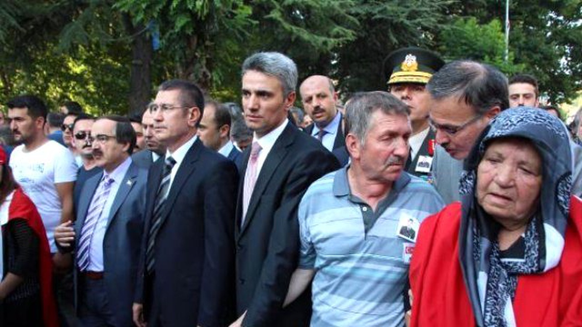 Şehit Uzman Çavuş Sarpkaya, Askeri Törenle Uğurlandı (4)