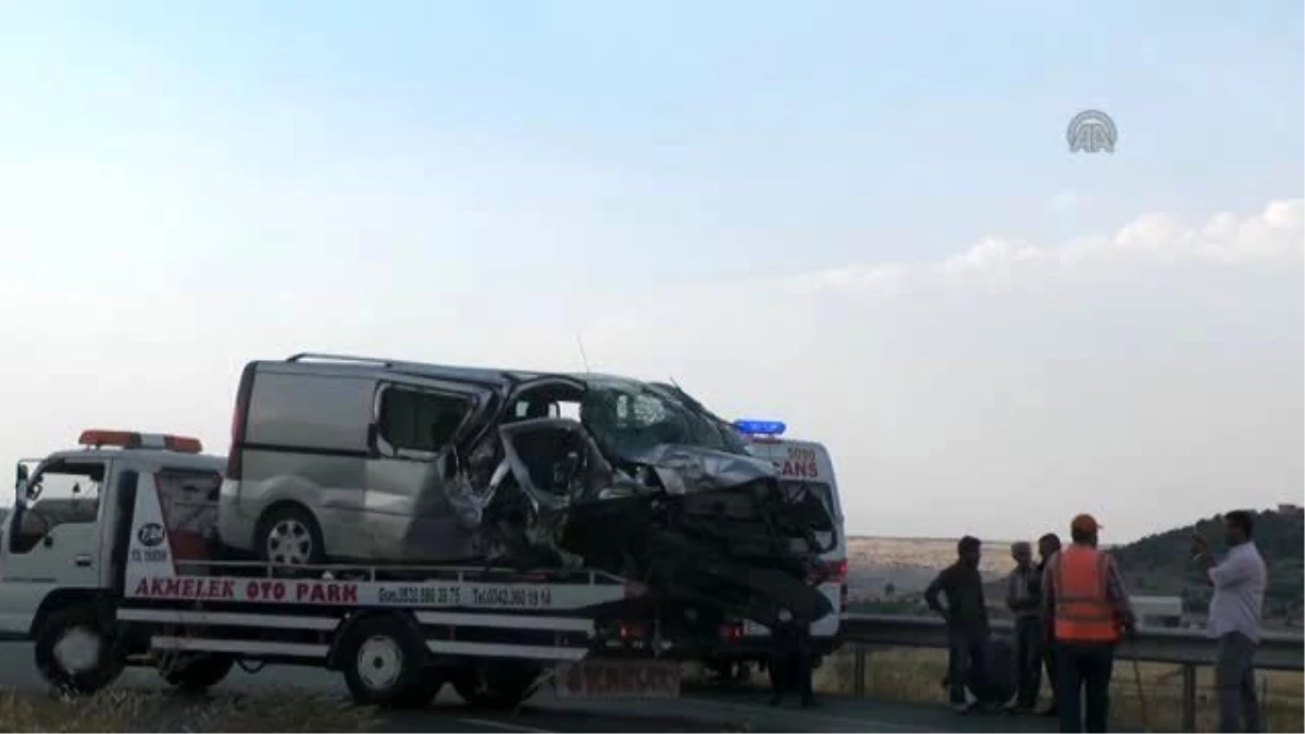 Trafik Kazası: 3 Ölü, 2 Yaralı