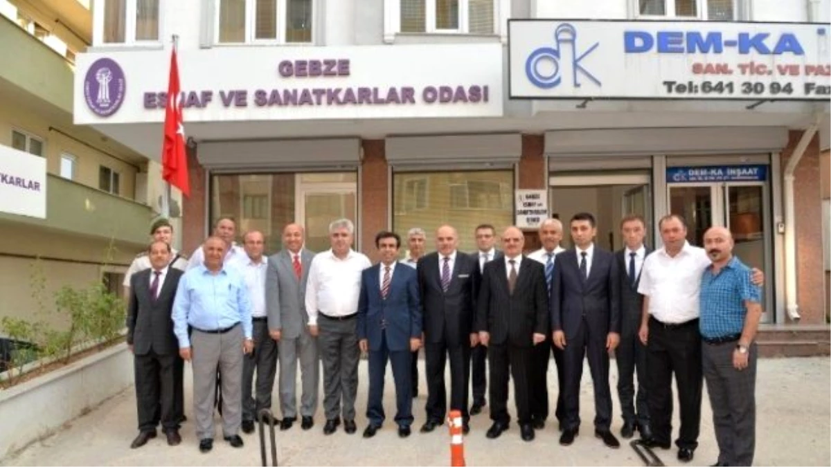 Vali Güzeloğlu, Gebze Esnaf ve Sanatkarlar Odasını Ziyaret Etti